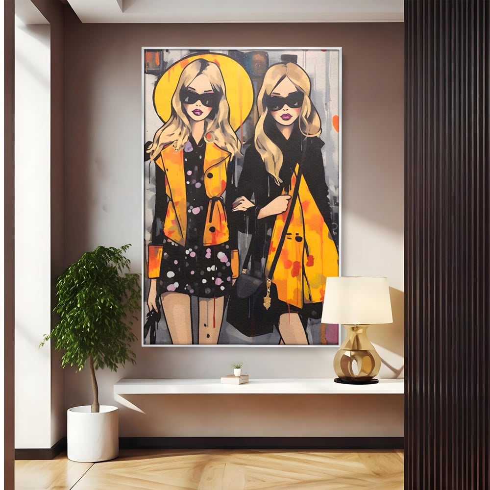 Tablou canvas cu ilustratie cu doua femei fashion, in rama de aluminiu argintiu